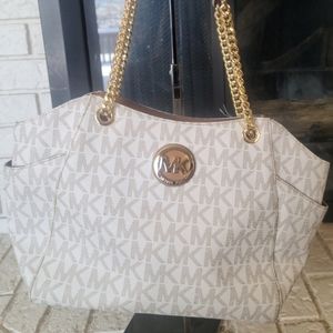 Michael Kors Signature Monogram